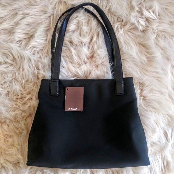 Coach Handbags - Vintage COACH Mercer Hobo bag in black
